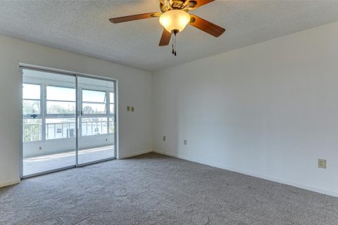 Condo in Bradenton, Florida, 1 bedroom  № 1323574 - photo 5