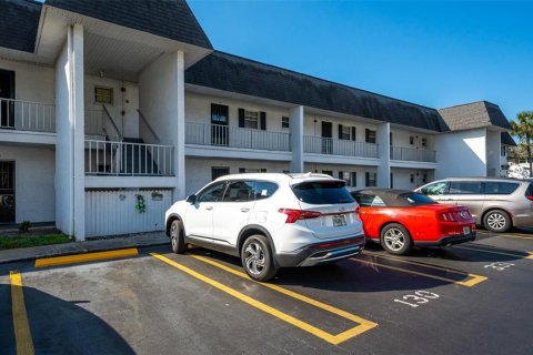 Condo in Bradenton, Florida, 1 bedroom  № 1323574 - photo 3