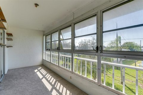 Condo in Bradenton, Florida, 1 bedroom  № 1323574 - photo 19