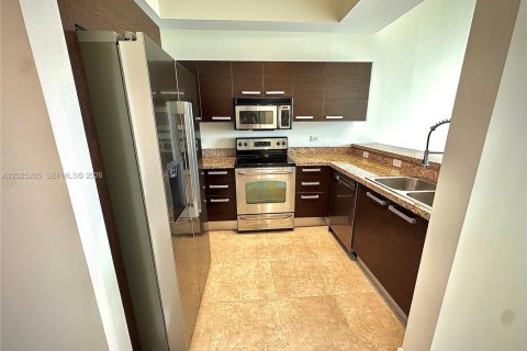 Condo in Miami, Florida, 1 bedroom  № 2086966 - photo 4