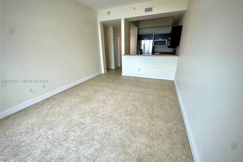 Condo in Miami, Florida, 1 bedroom  № 2086966 - photo 7