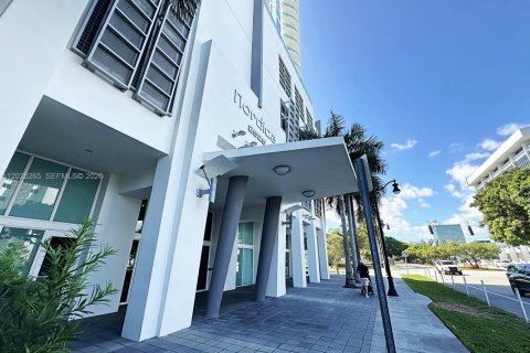 Condo in Miami, Florida, 1 bedroom  № 2086966 - photo 3