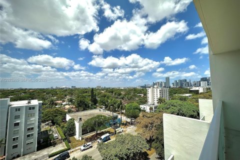 Condo in Miami, Florida, 1 bedroom  № 2086966 - photo 17
