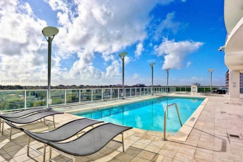 Condo in Miami, Florida, 1 bedroom  № 2086966 - photo 19