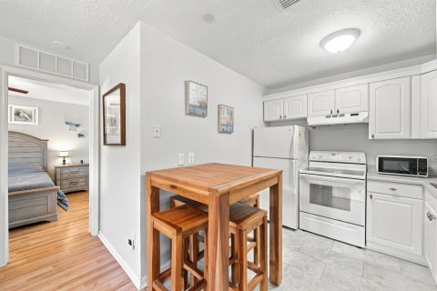 Condo in Port St. Lucie, Florida, 2 bedrooms № 2393242 - photo 6