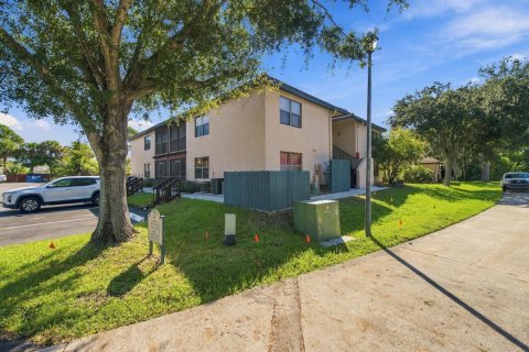 Condo in Port St. Lucie, Florida, 2 bedrooms № 2393242 - photo 26
