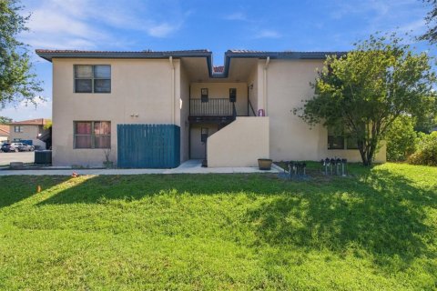 Condo in Port St. Lucie, Florida, 2 bedrooms № 2393242 - photo 25