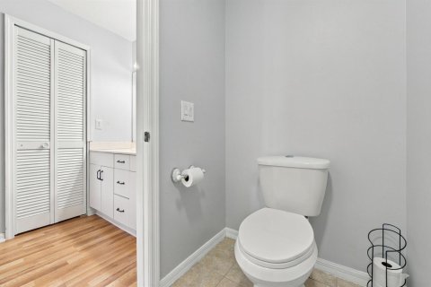Condo in Port St. Lucie, Florida, 2 bedrooms № 2393242 - photo 17