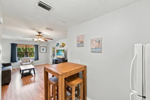 Condo in Port St. Lucie, Florida, 2 bedrooms № 2393242 - photo 10