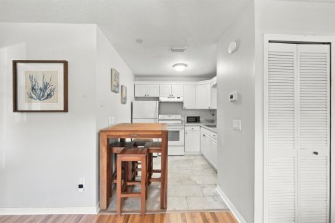 Condo in Port St. Lucie, Florida, 2 bedrooms № 2393242 - photo 4