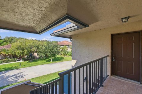 Condo in Port St. Lucie, Florida, 2 bedrooms № 2393242 - photo 21