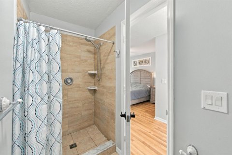 Condo in Port St. Lucie, Florida, 2 bedrooms № 2393242 - photo 16