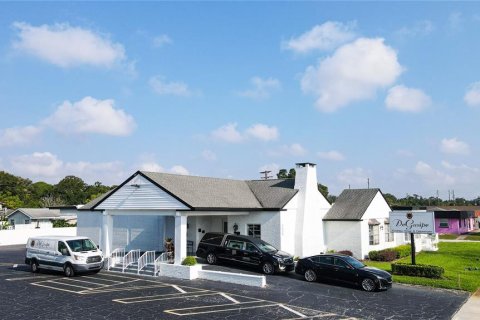 Immobilier commercial à Saint Petersburg, Floride 869.57 m2 № 2134934