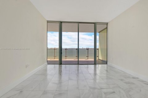 Condominio en venta en Miami, Florida, 3 dormitorios, 219.99 m2 № 1849267 - foto 17