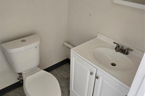 Immobilier commercial à louer à Clearwater, Floride: 222.41 m2 № 1540477 - photo 7
