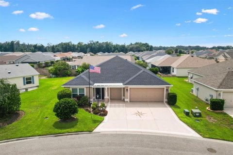 House in The Villages, Florida 3 bedrooms, 172.8 sq.m. № 2272860