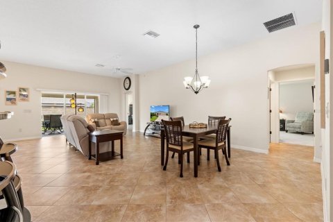 Villa ou maison à vendre à The Villages, Floride: 3 chambres, 172.8 m2 № 2272860 - photo 8
