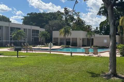 Снять в аренду кондоминиум в Дейви, Флорида 3 спальни, 134.06м2, № 1951588 - фото 16