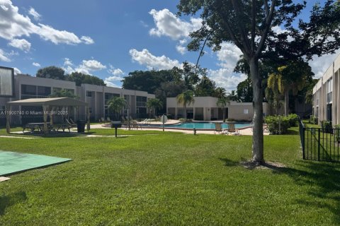 Снять в аренду кондоминиум в Дейви, Флорида 3 спальни, 134.06м2, № 1951588 - фото 15