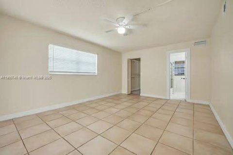 Снять в аренду кондоминиум в Дейви, Флорида 3 спальни, 134.06м2, № 1951588 - фото 13