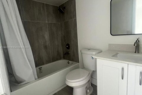 Condo in Lauderhill, Florida, 2 bedrooms  № 1944763 - photo 12