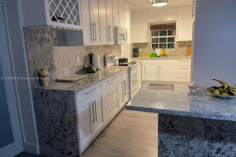 Casa en Miami Gardens, Florida 3 dormitorios, 120.4 m2 № 2003162