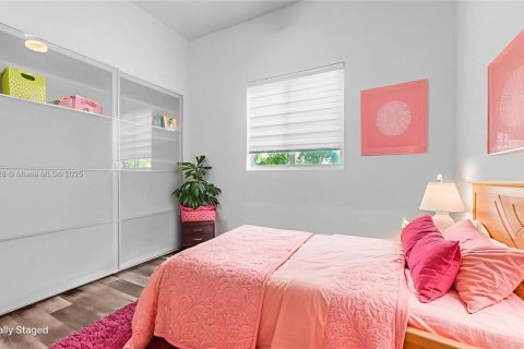 Adosado en venta en Miami, Florida, 4 dormitorios, 207.92 m2 № 1968740 - foto 18