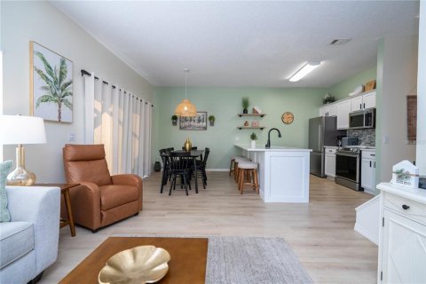 Adosado en venta en Kissimmee, Florida, 4 dormitorios, 151.99 m2 № 2204529 - foto 5
