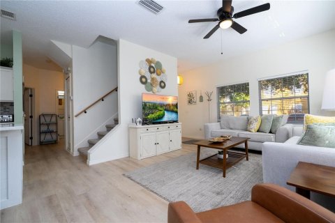 Adosado en venta en Kissimmee, Florida, 4 dormitorios, 151.99 m2 № 2204529 - foto 16