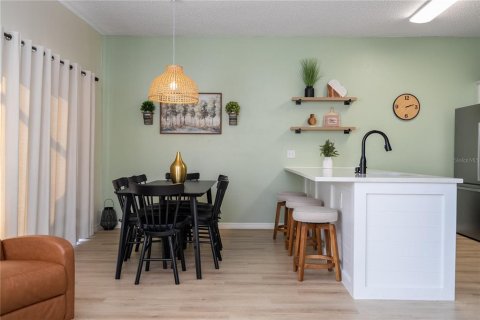 Adosado en venta en Kissimmee, Florida, 4 dormitorios, 151.99 m2 № 2204529 - foto 6