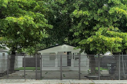 Villa ou maison à vendre à Miami, Floride: 3 chambres, 73.39 m2 № 1986232 - photo 9