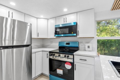 Villa ou maison à vendre à Miami, Floride: 3 chambres, 73.39 m2 № 1986232 - photo 15