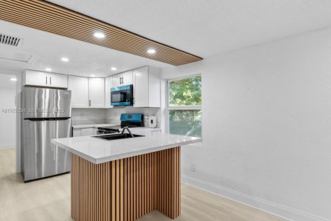 Villa ou maison à vendre à Miami, Floride: 3 chambres, 73.39 m2 № 1986232 - photo 14