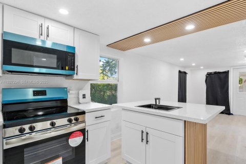 Villa ou maison à vendre à Miami, Floride: 3 chambres, 73.39 m2 № 1986232 - photo 16