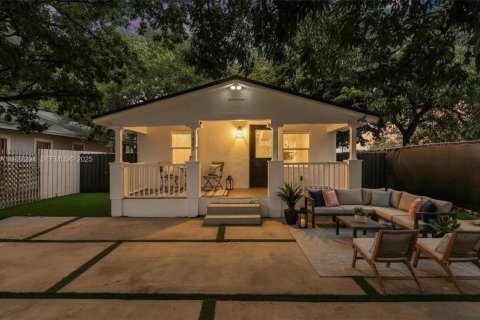 Villa ou maison à vendre à Miami, Floride: 3 chambres, 73.39 m2 № 1986232 - photo 1