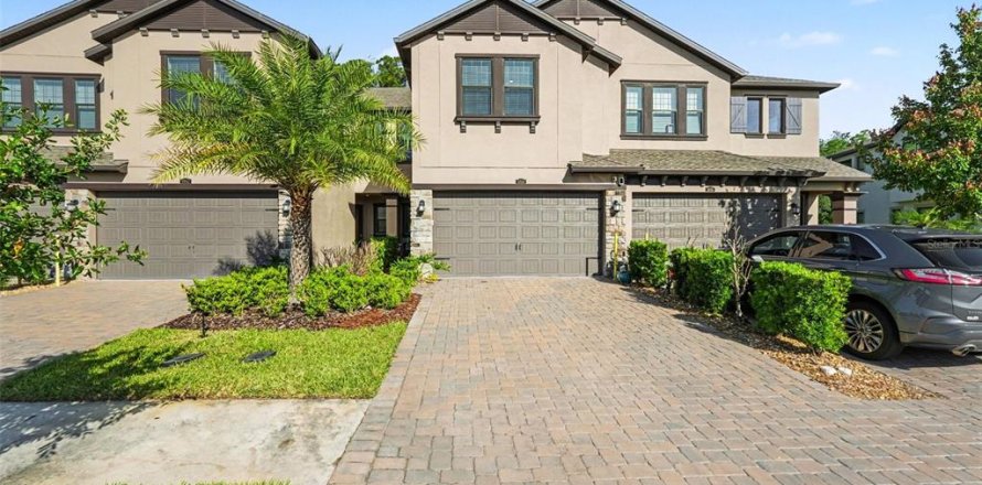 Touwnhouse à ESTANCIA

 à Wesley Chapel, Floride 3 chambres, 169.73 m2 № 2151810