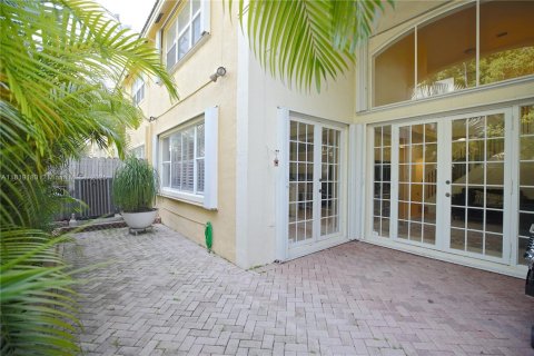 Adosado en venta en Doral, Florida, 3 dormitorios, 206.8 m2 № 1776498 - foto 18