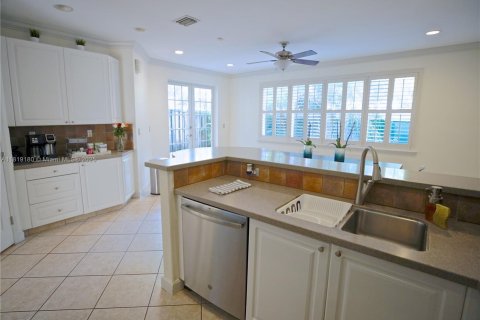 Adosado en venta en Doral, Florida, 3 dormitorios, 206.8 m2 № 1776498 - foto 6