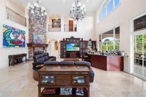 House in Miami, Florida 8 bedrooms, 621.89 sq.m. № 2081094 - photo 19