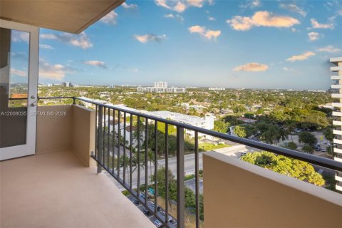 Condo in Lauderdale-by-the-Sea, Florida, 2 bedrooms  № 2071894 - photo 6