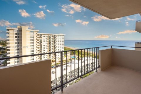 Condo in Lauderdale-by-the-Sea, Florida, 2 bedrooms  № 2071894 - photo 5
