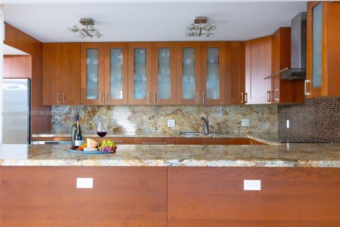 Condo in Lauderdale-by-the-Sea, Florida, 2 bedrooms  № 2071894 - photo 10