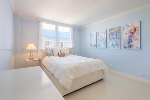 Condo in Lauderdale-by-the-Sea, Florida, 2 bedrooms  № 2071894 - photo 21