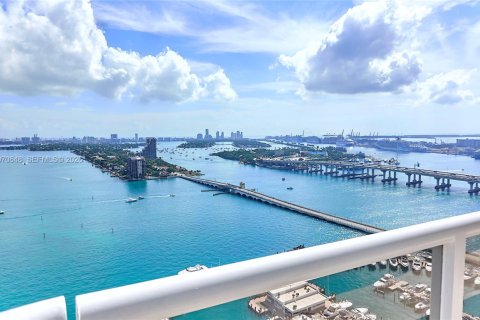 Снять в аренду квартиру в Майами, Флорида 2 спальни, 140.19м2, № 2031158 - фото 9