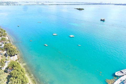 Снять в аренду квартиру в Майами, Флорида 2 спальни, 140.19м2, № 2031158 - фото 11