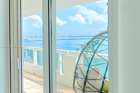 Снять в аренду квартиру в Майами, Флорида 2 спальни, 140.19м2, № 2031158 - фото 19