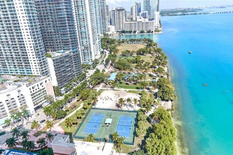 Снять в аренду квартиру в Майами, Флорида 2 спальни, 140.19м2, № 2031158 - фото 10