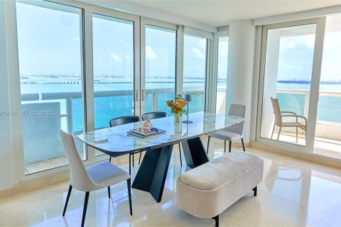 Снять в аренду квартиру в Майами, Флорида 2 спальни, 140.19м2, № 2031158 - фото 27