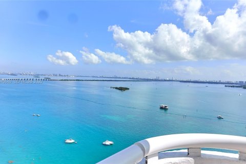 Снять в аренду квартиру в Майами, Флорида 2 спальни, 140.19м2, № 2031158 - фото 8