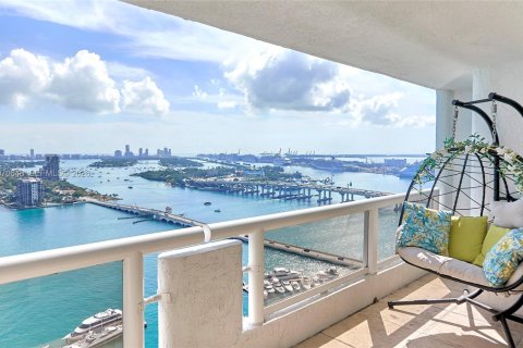 Снять в аренду квартиру в Майами, Флорида 2 спальни, 140.19м2, № 2031158 - фото 5